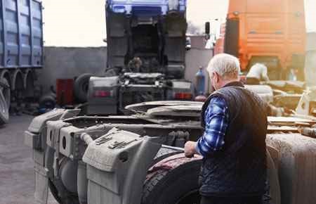 Medium/Heavy Vehicle and Truck Technology/Technician Major
